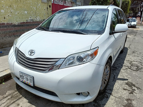 Toyota Sienna Xle At