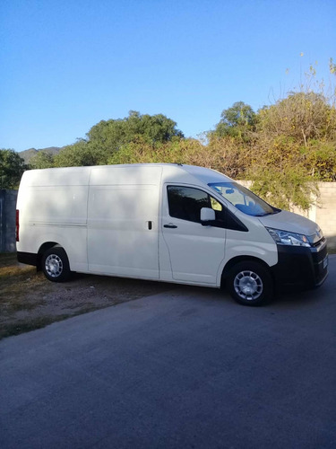 Imagen 3 de 9 de Toyota Hiace 2022 2.8 Tdi Furgón 6at L2h2 3a 5p