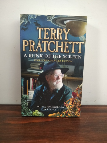 A Blink Of The Screen. Terry Pratchett.