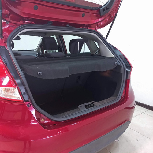 Imagen 7 de 14 de Ford Fiesta 1,6l S 5p