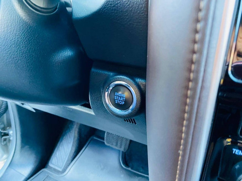 Imagem 12 de 15 de Toyota Hilux Sw4 2.8 Srx 4x4 7 Lugares 16v Turbo