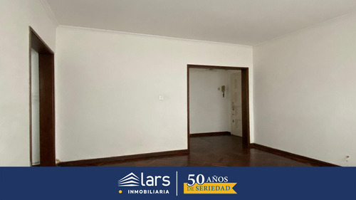 Apartamento En Alquiler / Ciudad Vieja - Inmobiliaria Lars