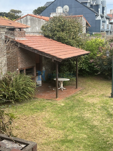 Chalet De 6 Amb. Desarrollado En 3 Niveles - Zona Punta Mogotes
