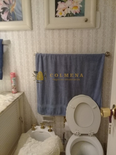 Apartamento En Muy Buena Ubicacion En Peninsula, De 3 Dor, 2 Baños Con Muy Linda Vista A La Ciudad Y El Mar.- Ref: 2027