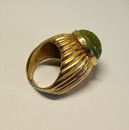 Anillo Dama Dorado Con Piedra Verde Labrada Usado