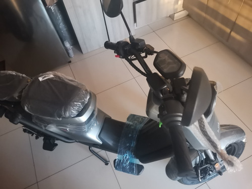 Imagen 15 de 16 de Moto