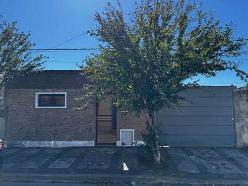 Casa En Venta En Pergamino Con Patio