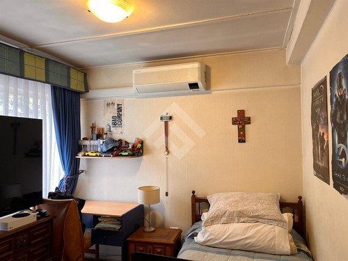 Casa En Venta De 5 Dorm. En Ñuñoa