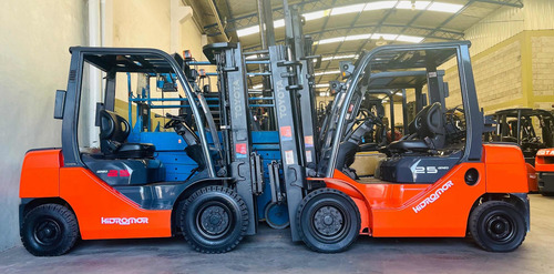 Imagen 5 de 11 de Autoelevador Toyota 2.5tn Nafta/glp/desplazador