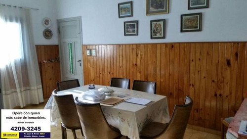 Imagen 3 de 10 de Casa 3 Ambientes En Venta
