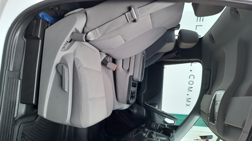Imagen 5 de 7 de Chevrolet Silverado V6 Aut 4.3 1500 Ls 2016 Cab Reg Aa Mt