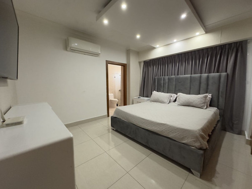 Lujoso Apartamento Amueblado En Piso 8 La Julia, Santo Domingo