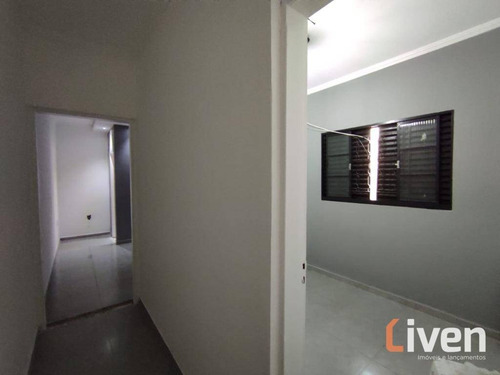 Sobrado Com Excelente Localização E 30 M² De Área Gourmet!! - So0834