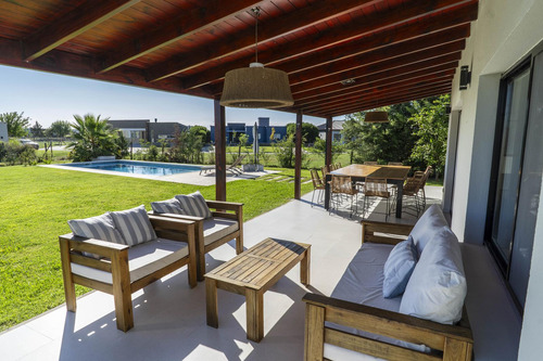 Casa En Venta, 3 Ambientes, En Barrio San Sebastián, Pilar, G.b.a Norte