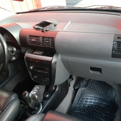 Imagen 13 de 21 de Volkswagen Suran 2010 1.9 Sdi Highline Cuero 90e