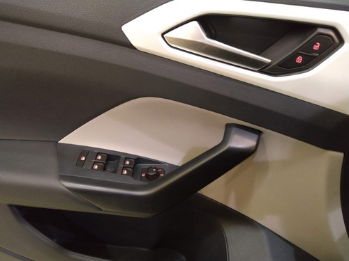 Imagen 11 de 14 de Volkswagen T-cross Comfortline 200 Tsi At My22 #17