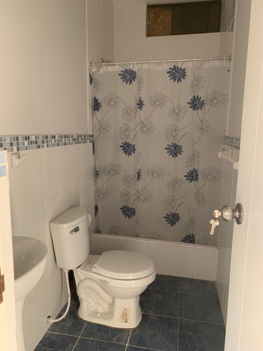 Imagen 2 de 9 de Se Alquila Hermoso Apartamento