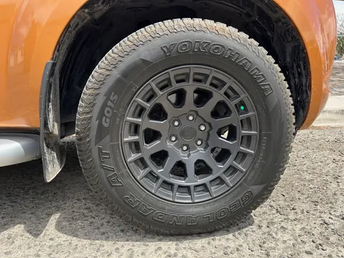 Nissan NP300 Frontier 2.5 Le Aa Mt