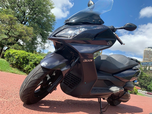 Megascooter Kymco Downtown 300i