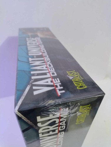 Catalyst Valiant Universe The Deck Building Board Game (Usado)