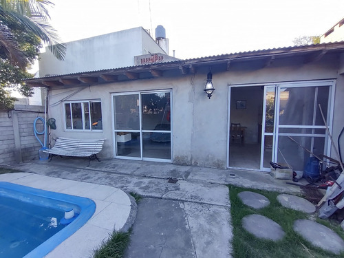 Calle 78 E/ 2 Bis Y 3. Vendo Casa Desarrollada En Dos Plantas S/ Lote 10 X 31 Mts.
