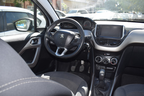 Peugeot 2008 1.6 Allure