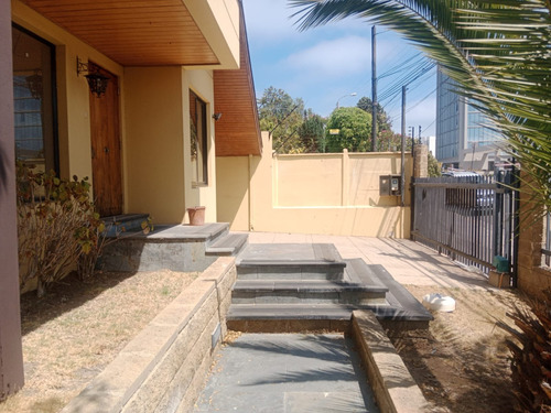 Broker Comercial Bosques 4d-3b-3est-patio