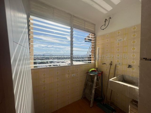 Imagen 8 de 26 de Apartamento En Venta Urb El Centro, Maracay 23-19254 Hc