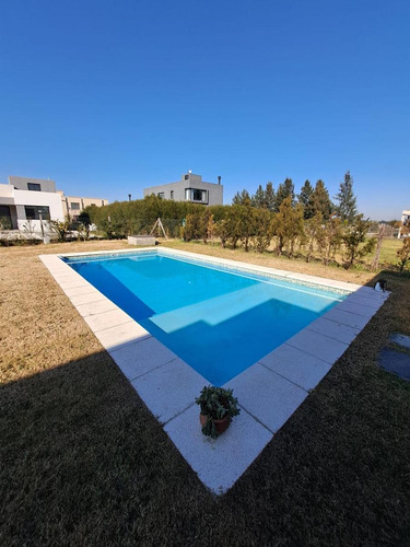 Casa De 4 Ambientes Con Pileta En Santa Ines!!! Se Alquila Amoblada!!!