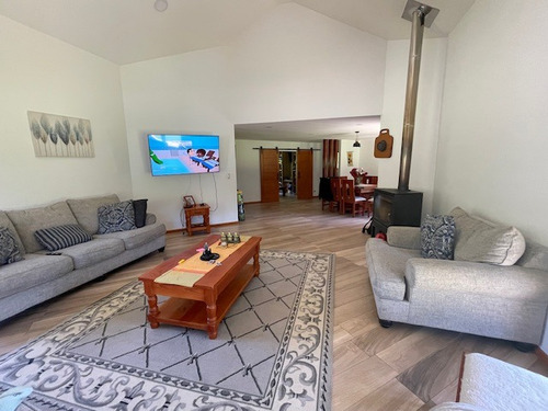 Vende Espectacular Parcela Con Casa Soleada, Sector Chamiza,