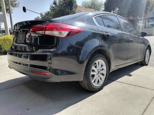 Imagen 5 de 13 de Kia Forte 2.0 Ex At 2018