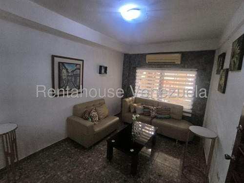 Bella Casa Duplex Ubicada En Conjunto Cerrado Con Vigilancia 24 Hrs, Sala Comedor Concepto Abierto, Cocina Empotrada Moderna Con Tope De Cuarzo,area De Faena, Patio,terraza Con Escaleras Independiente