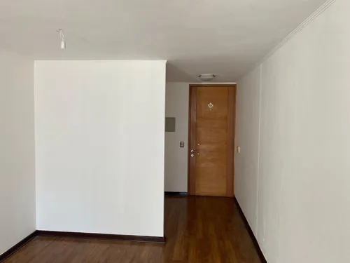 Departamento En Avda Brasil, En Buen Estado De Conservación