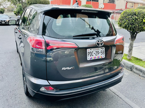 Toyota RAV4 2.5 Le At
