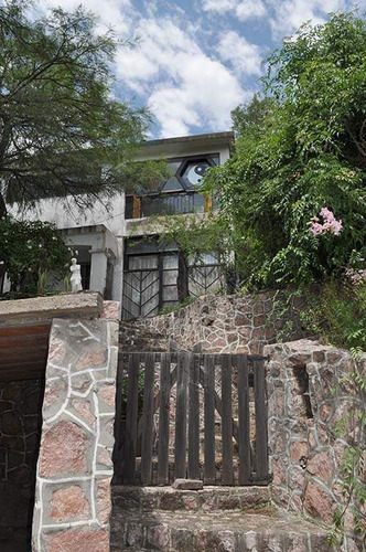 Hermosa Casa En Río Ceballos.