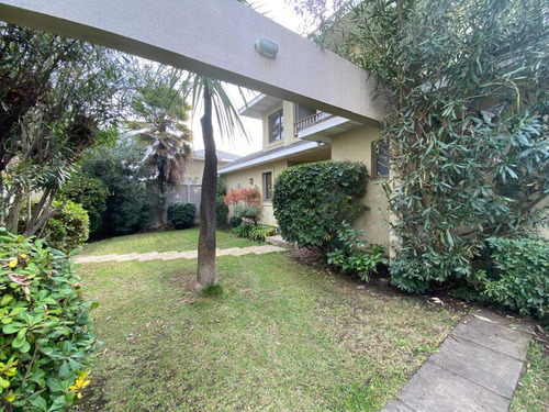 Acogedora Casa En Barrio Residencial, Con Acceso Controlado.