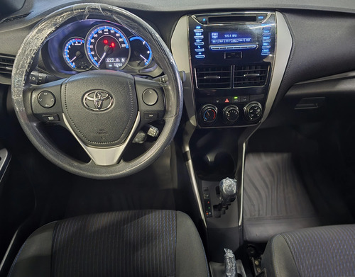 Toyota Yaris 1.3 16V FLEX XL LIVE MULTIDRIVE