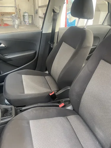 Volkswagen Vento 1.6 Confortline Mt