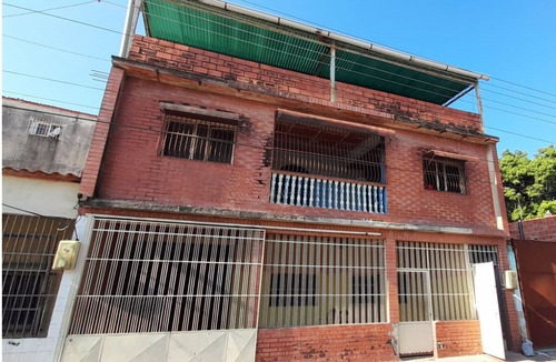 Imagen 1 de 11 de Casa Comercial En Alquiler, Ideal Para Consultorios, Taller De Costura, Oficinas.