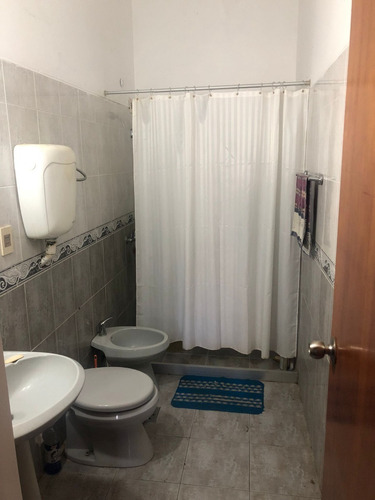 Lega Propiedades Vende Hermosa Casa Con Fondo.