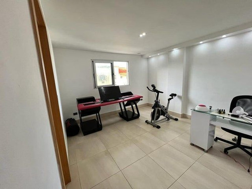 Alquiler De Apartamento De 3 Habitaciones En La Esperilla