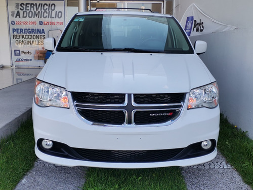 Imagen 6 de 14 de Dodge Caravan Stx Color Blanco 2017 At