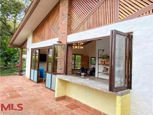 Hermosa Casa Campestre Estilo Colonial(mls#240873)