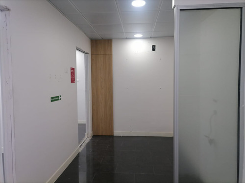 Apoquindo Local Comercial Edificio Medico Alcantara