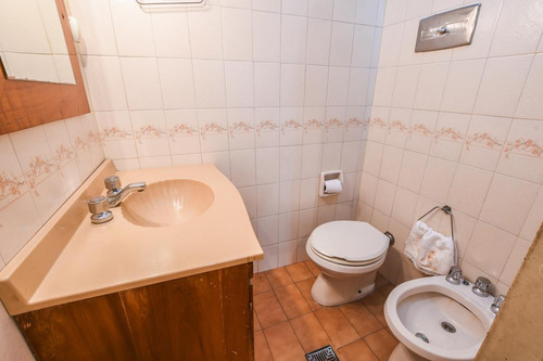 Casa En Planta Alta En Venta Tres Dormitorios Con Terraza Y Parrillero Microcentro