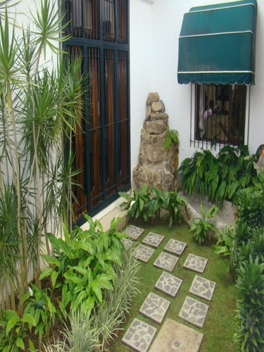 Imagen 14 de 15 de Se Vende Bella Y Amplia Casa 1.238m²-7h+7b+terraza+jardines+bbq+bar-la Lagunita