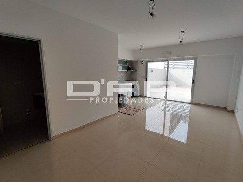 Imagen 2 de 13 de 2 Ambientes A Estrenar Con 2 Patios. 85m2 ! - Caaguazu 7200