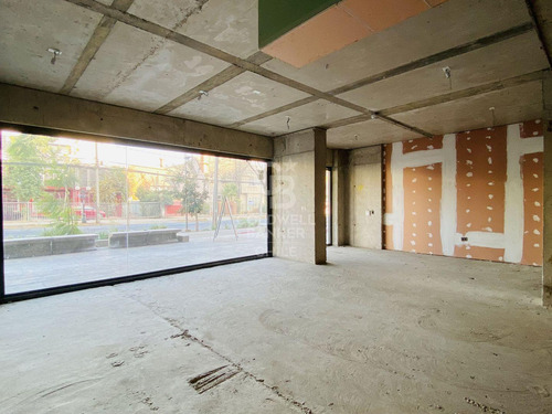 Local Comercial Con Alto Tráfico Y Frente Vidriado