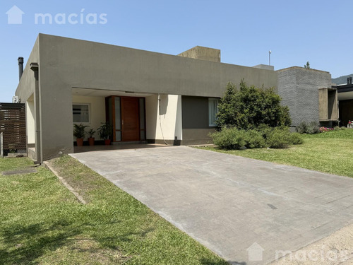 Casa Tres Dormitorios En Country Vilanova Yerba Buena