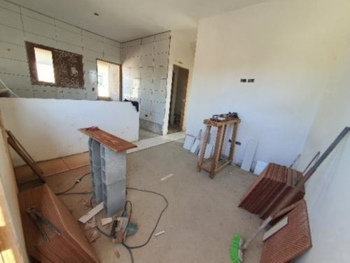 Imagem 3 de 14 de Casa Com Piscina, 2 Quartos, Lado Praia, Aceita Financiamento Bancário!